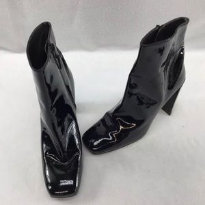 BLACK PATENT LEATHER BOOTS